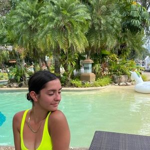 Meet your Posher, Lauren